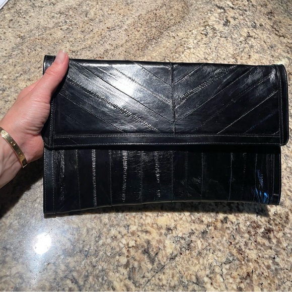 Vintage herringbone eel skin black classic clutch